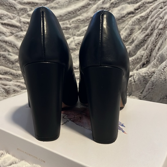 Jessica Simpson Tanysha pointed toe block heel pump. - Picture 3 of 6